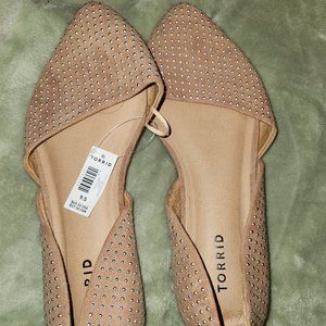 Torrid Tan Studded Pointed Flats (NWT)